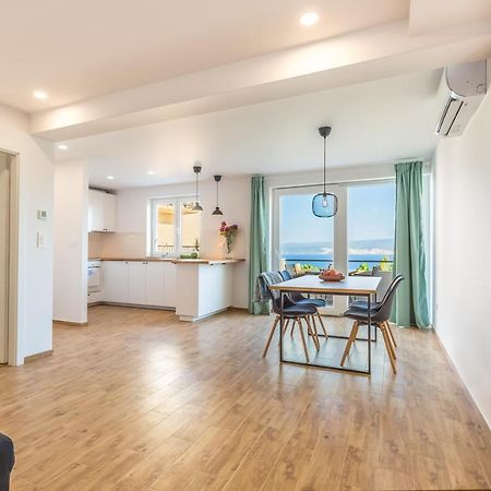 Adris Apartments โอมิช ภายนอก รูปภาพ