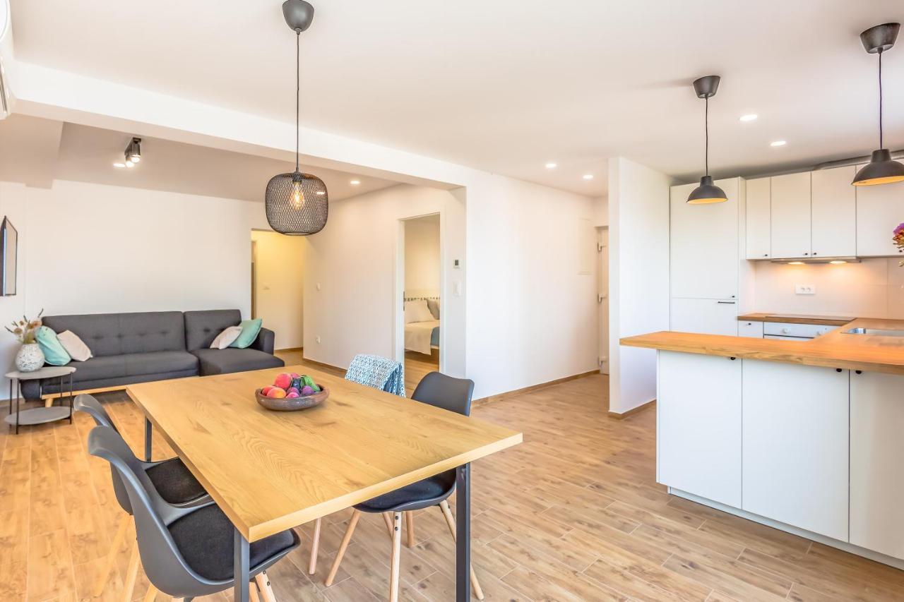 Adris Apartments โอมิช ภายนอก รูปภาพ