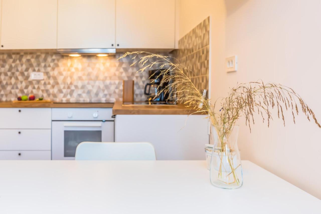 Adris Apartments โอมิช ภายนอก รูปภาพ