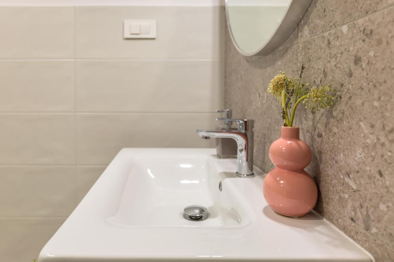 Adris Apartments โอมิช ภายนอก รูปภาพ
