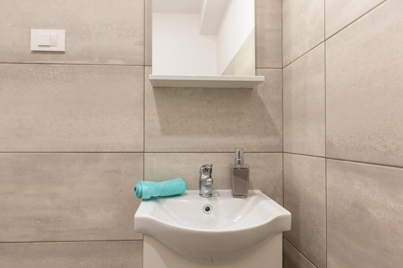 Adris Apartments โอมิช ภายนอก รูปภาพ